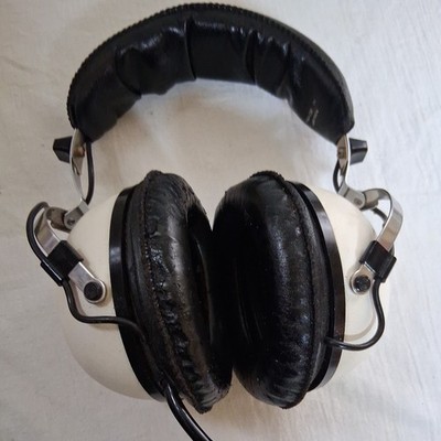 Vintage  PIONEER SE-30 8 Ohm Stereo Headphones(a)