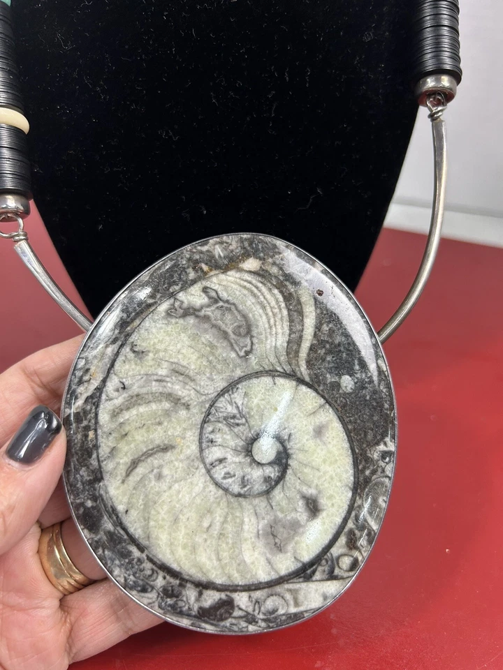 Precioso collar grande de cuentas con colgante de amonita de plata natural firmado Foto 3 de 4