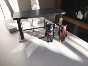 KAWS KUBRICK フィギュアセット KAWS Kubrick Bus Stop Set 1 (KM001) • Silverback Gallery