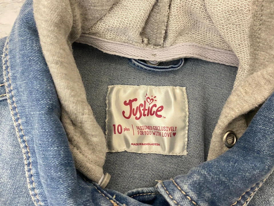 CHAQUETA VAQUERA CON CAPUCHA PARA NIÑAS DE LA JUSTICIA Talla 10 Chaqueta vaquera abotonada envejecida G1 Foto 4 de 4