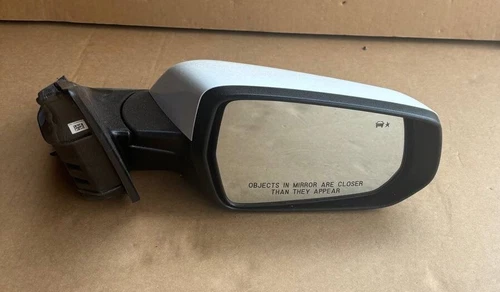 2016-2024 Chevrolet Malibu RH Passenger Side Mirror ASM W/Blind OEM NEW White