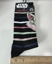 Socks Disney Star Wars Novelty Crew Socks Men  s 9-13, New, Yoda