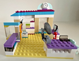 Lego Friends #41085 ~ Vet Clinic ~ Complete with Manual, no box