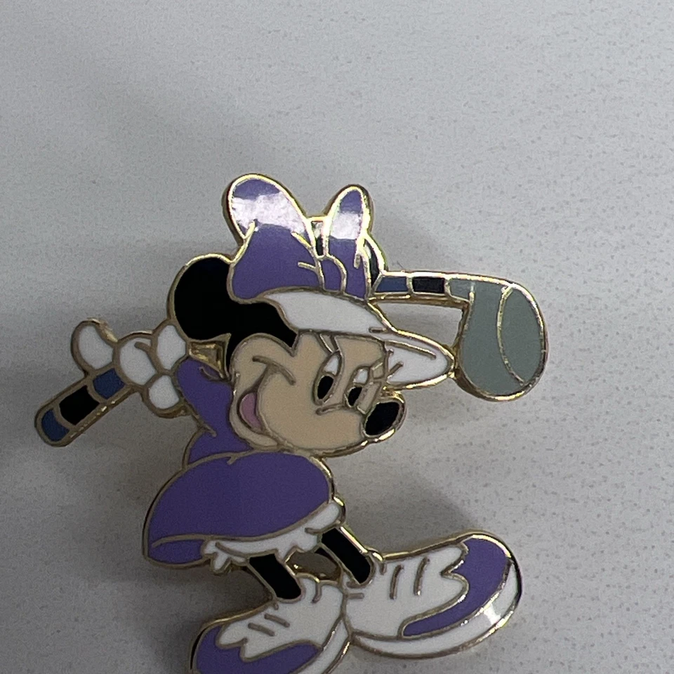Broche de broche de golfe Mickey e Minnie, férias parques da Disney - Imagem 3 de 4