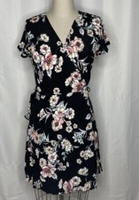 FINAL TOUCH WOMEN'S SHORT SLEEVE WRAP DRESS BLACK FLORAL PRINT MEDIUM M