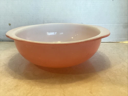 VINTAGE PYREX 2 QT. PINK BOWL 024