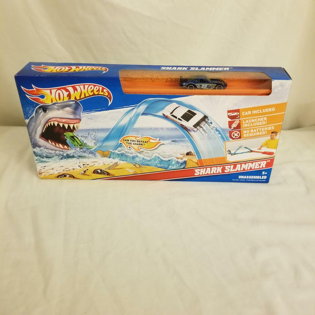 hot wheels shark slammer