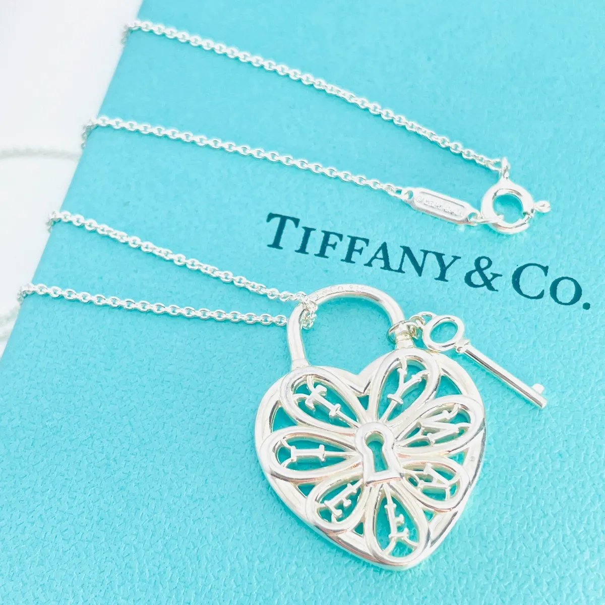Tiffany & Co.Heart & Key Filigree Pendant Necklace Sterling Silver 925  W/Pouch