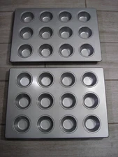 AMCO Bakeware 905225 Baking Pan 12-2 3/4" Muffin / Cupcake Commercial (2pk)