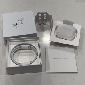 New Seal Eco-friendly Refurbished Apple Pro 2 Earbuds W/USB-C Charging Case USA