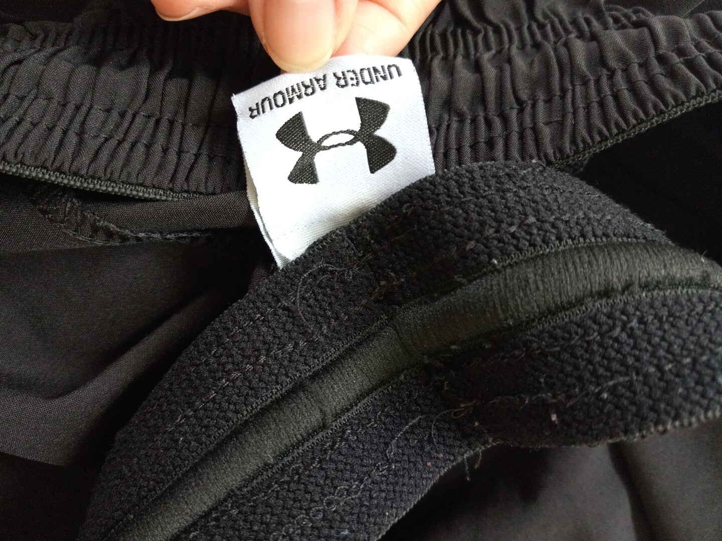 Under Armour Men's Medium Active Drawstring Stretch Waistband Vent Black Short thumbnail 9