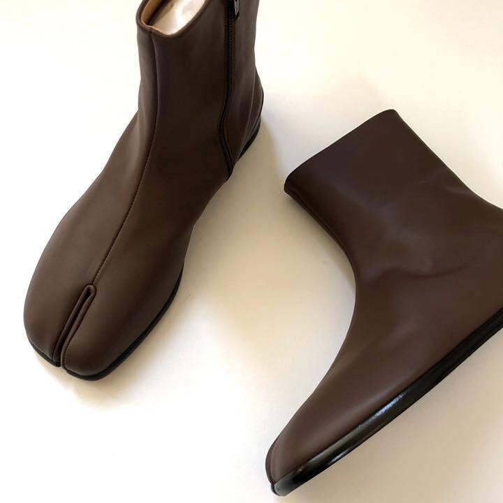 Maison Margiela Men's Tabi Boots Size EU 43 Dark Brown From Maison Margiela Men's Tabi Boots Size EU 43 Dark Brown From