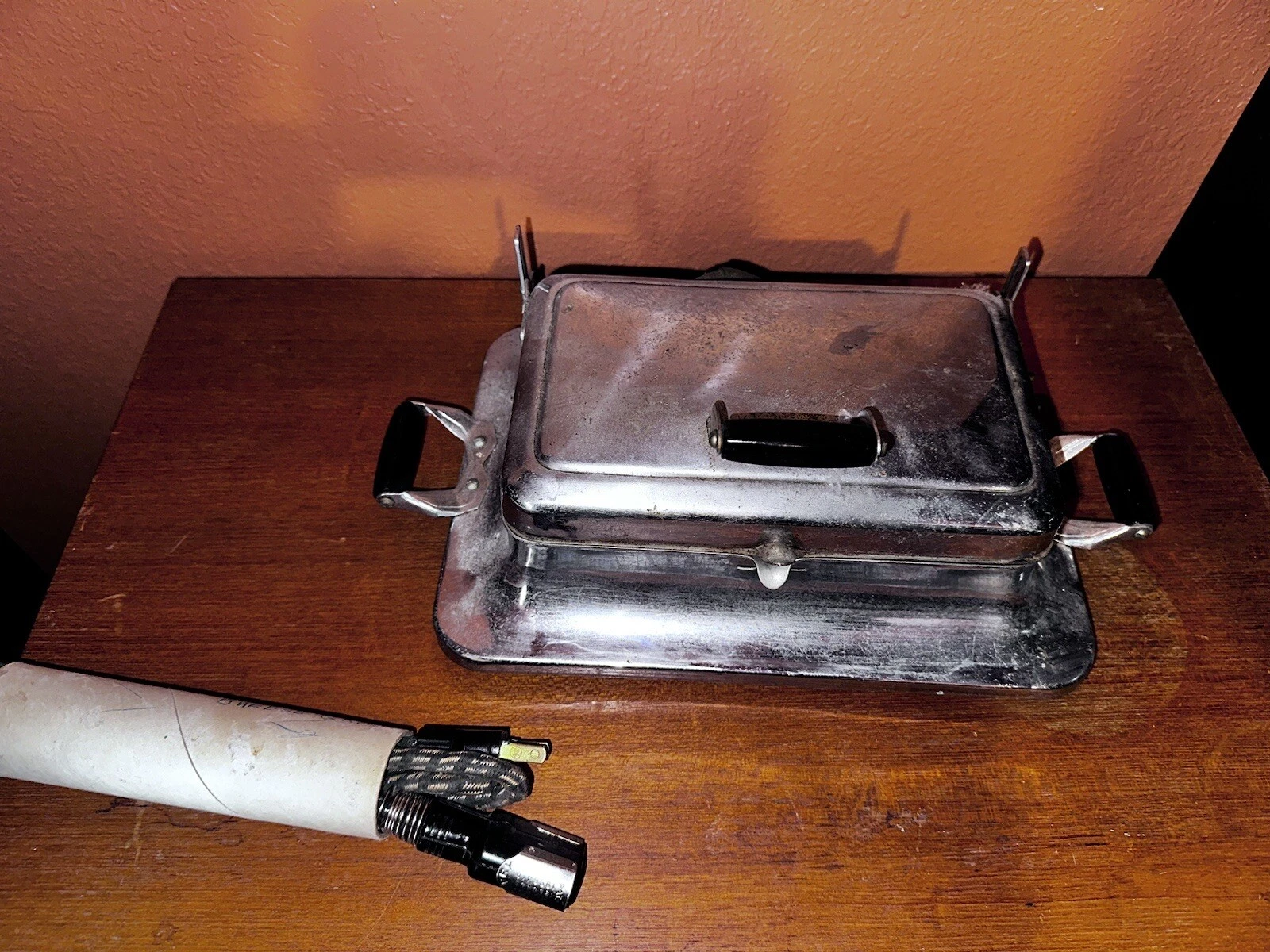 Vintage 1950s Electrahot style 512 sandwich press contact griddle toaster w/cord