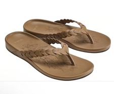 OluKai NWT  Lei  Women  s Size 6 Tan Flip Flop Sandals