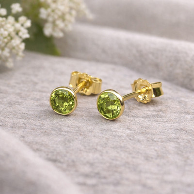 Ohrstecker 4,5mm-echt 585 Gold- mit echtem Peridot,  edel | Schmuckstyck
