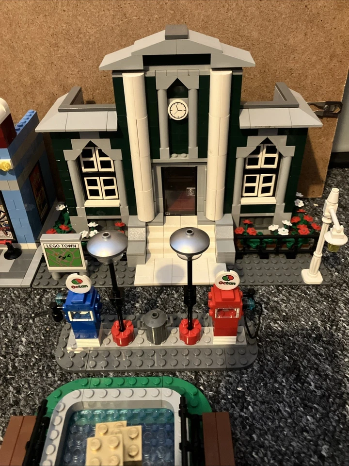 LEGO 10184 Town Plan, photo 4 of 5
