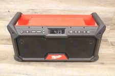 Milwaukee M18 18V Lithium-Ion Cordless Jobsite Radio W/ Battery