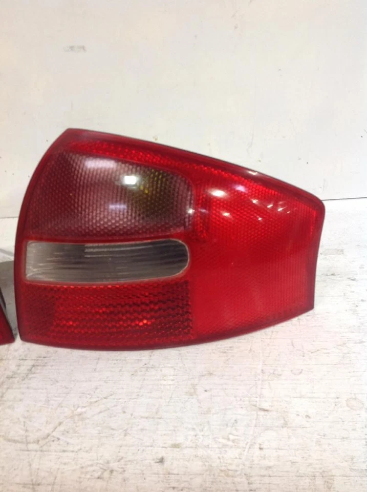 LUZ TRASERA 2003 AUDI A6 Rh OEM humo (ver foto) conjunto de sed solamente Foto 2 de 3