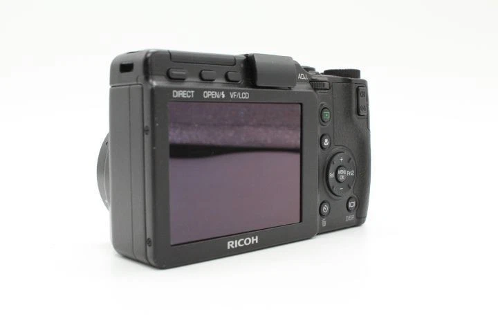 Ricoh Digital Camera GXR+P10KIT 28-300mm w/battery, strap, charger (57 shots!) - Image 4 of 4