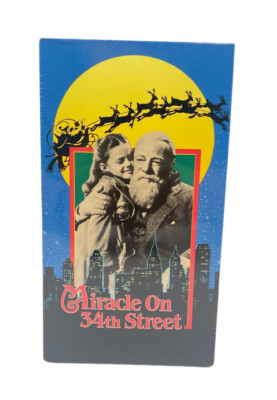 Miracle on 34th Street VHS Christmas Video Natalie Wood Maureen O'hara B&W NEW