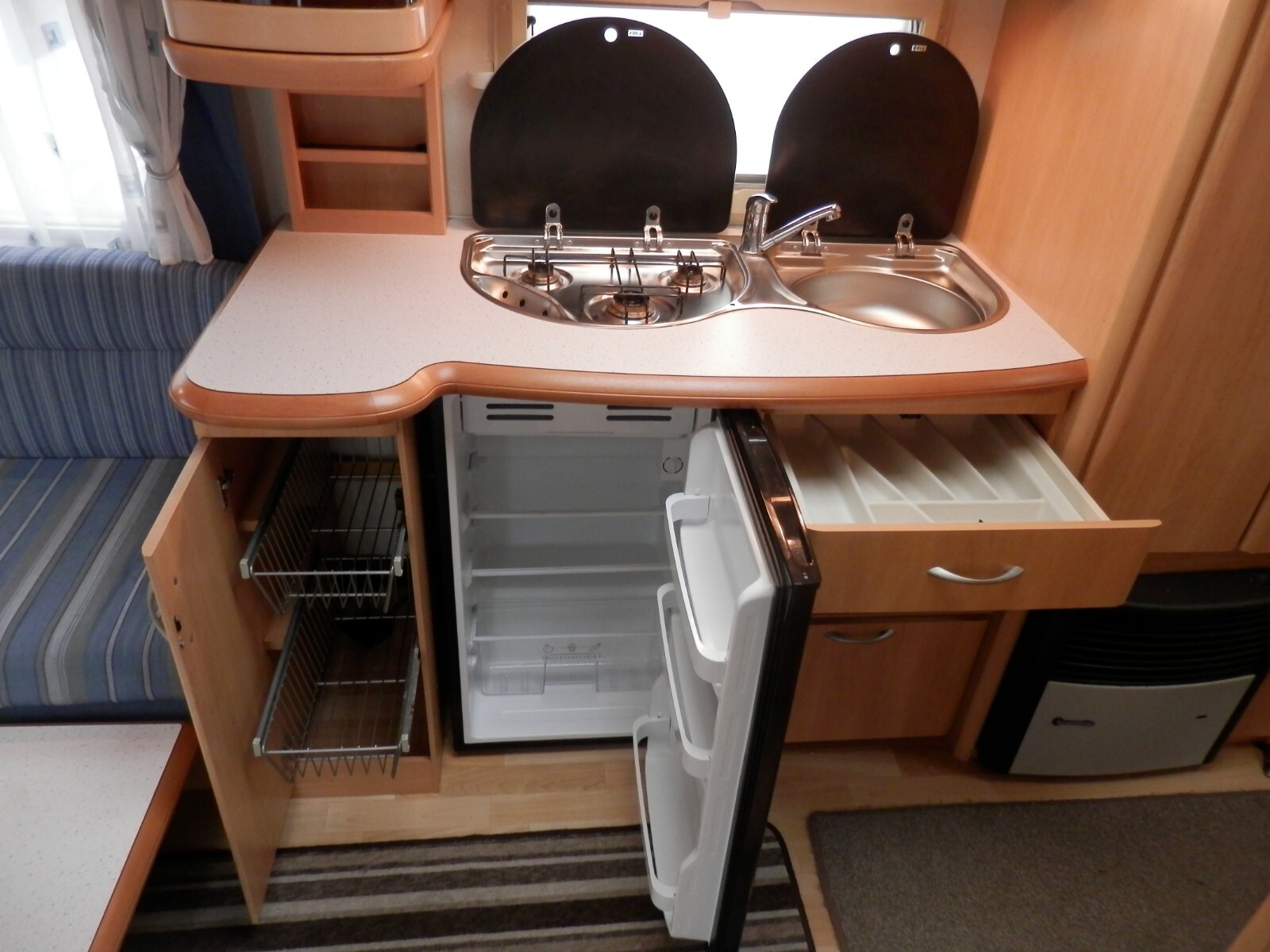 Hobby Deluxe Easy 540 5Berth Fixed Bunk Beds Touring Caravan 1Owner