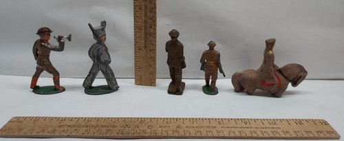 5 vintage TOY SOLDIERS - DAMAGED - some metal / some rubber - As Is - Picture 6 of 11