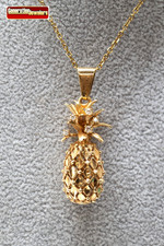 UNIQUE AND STUNNING 14K GOLD & DIAMOND PINEAPPLE PENDANT ON 20