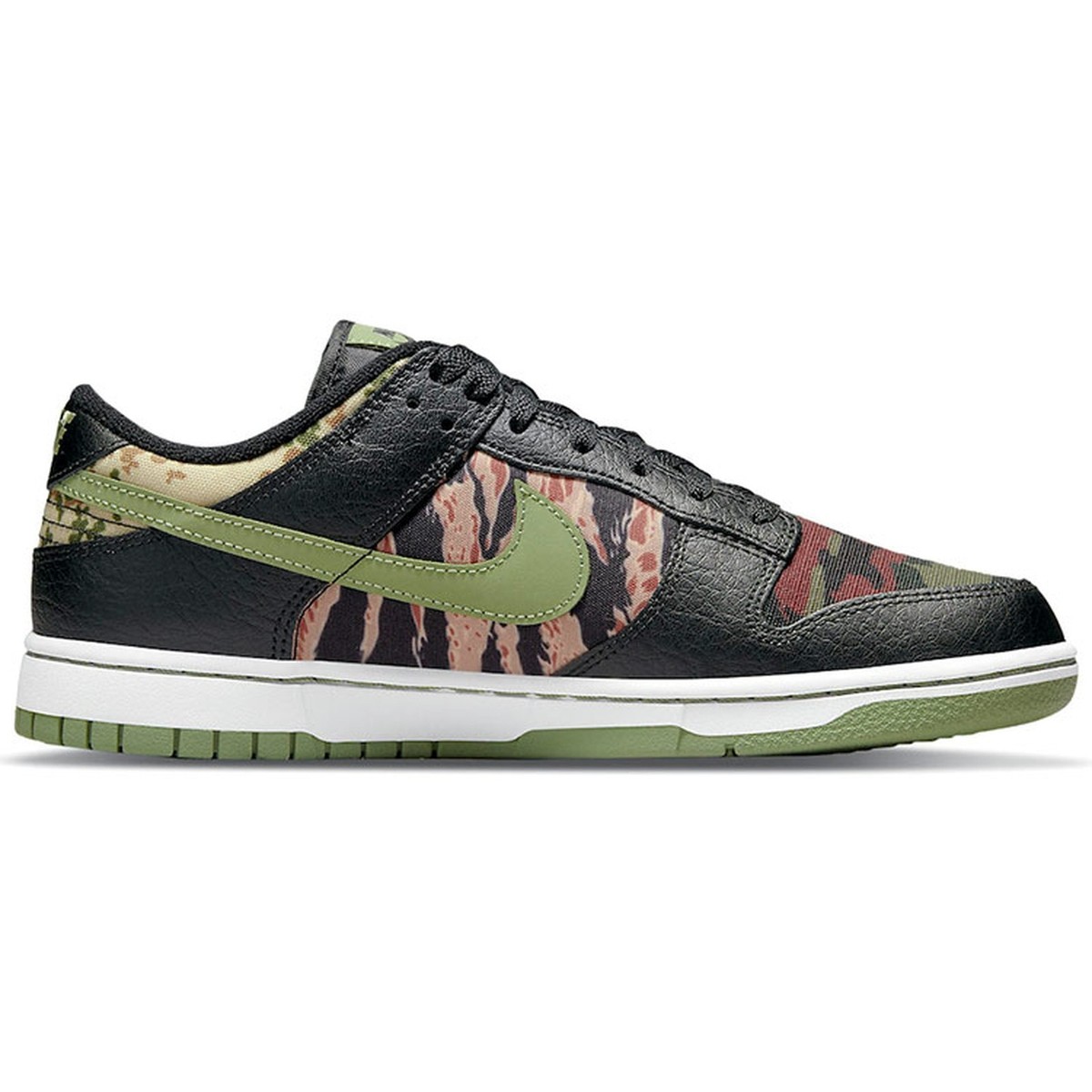 Nike Dunk SE 
