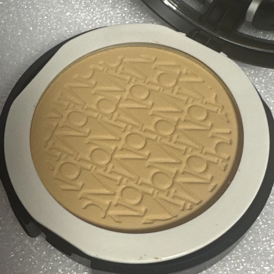 bareMinerals ORIGINAL Pressed Powder Foundation SPF15 - Neutral Medium 15 New - Image 3 of 4