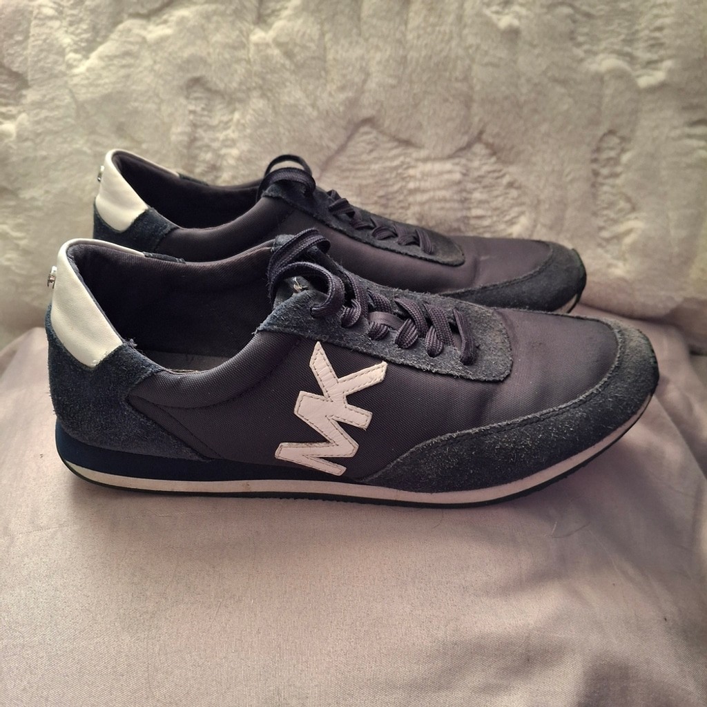 Michael Kors Navy Blue and White Womens Sneakers Sz 8.5
