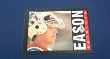 1985 Topps Football Tony Eason Rookie Card #323 Set Break NM. rookie card picture