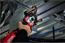 Kit De Prensa De Mandíbulas Milwaukee 49-16-2696 - Para Terminales De 1/2 A 1 Pulgada, Color Negro