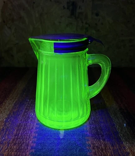 Vintage Anchor Hocking Green Uranium Glass Flip Lid 4.25” Syrup Pitcher