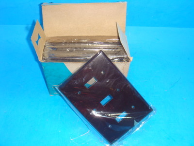 NEW LEVITON 85011, BROWN, BOX OF TEN, THREE TOGGLE PLASTIC WALL PLATE, NIB