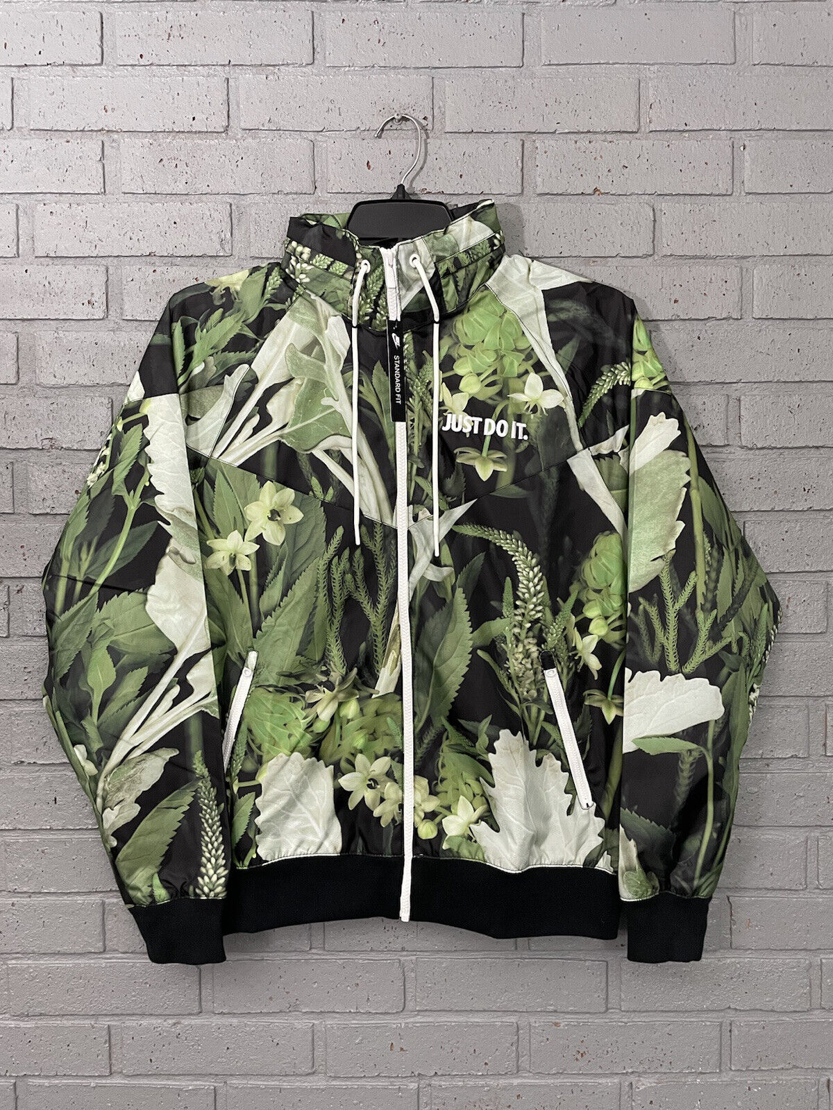 $125 Mens Size S Nike Green Floral Just Do It Windrunner Jacket CK8075-083  Small