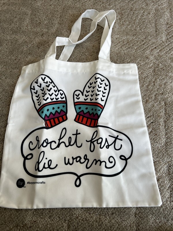 Boye Printed Canvas Tote Bag ~ 13.5" x 13.75"  ~ Crochet First Die Warm new
