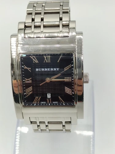 Orologio Burberry BU1555 quadrante quadrato con motivo a quadri design intelligente