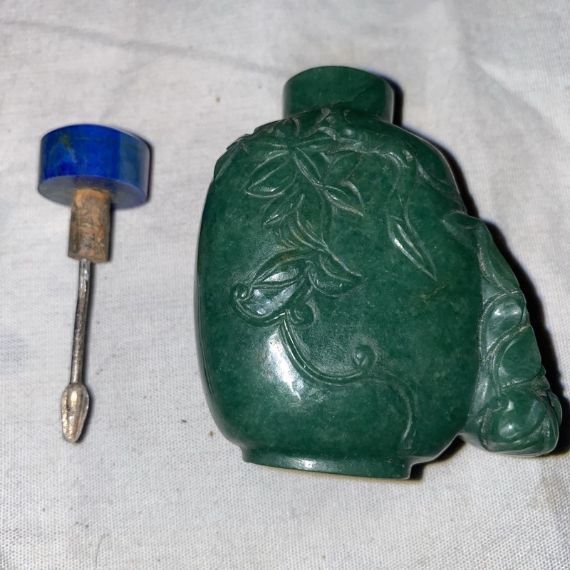 Antique Chinese Spinach Jade Nephrite? Snuff Bottle Lapis Lazuli Stopper Carved