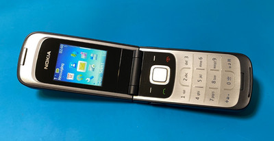 Nokia 2720 Fold Handy (RM-519) 02, Tesco, Giffgaff, sehr gut Retro Flip 