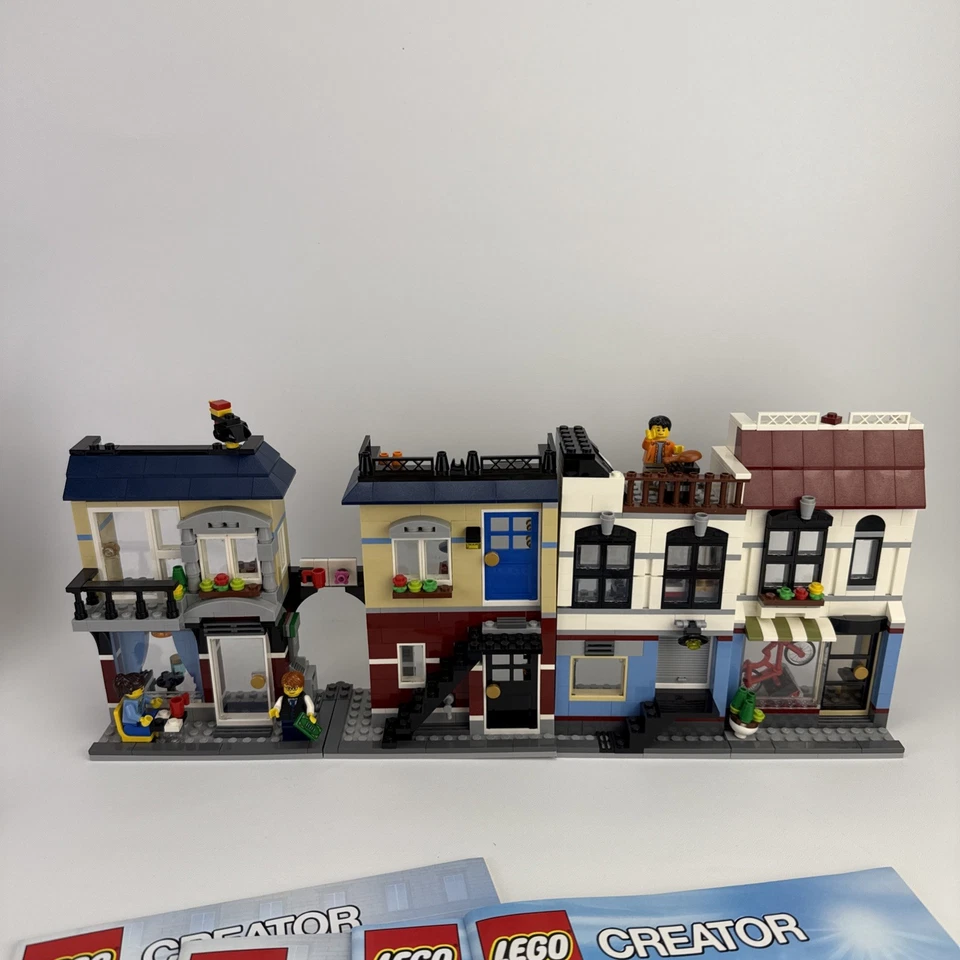 LEGO Creator 31026 Bike Shop & Cafe, 31050 Sandwich Shop, Hotdog Cart. Complete! - Image 3 of 4