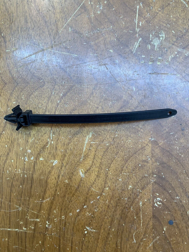 TRIUMPH BNP 4115 ACCLAIM WINDSCREEN WASHER PUMP TUBE TO T PIECE STRAP - Image 2 of 4