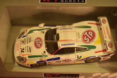 1/18 UT Models Porsche 911 GT1 STP Racing Boutsen/Wollek