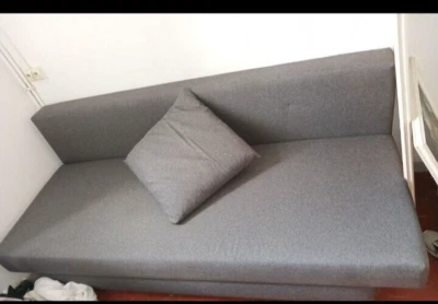 canapé convertible 3 places gris ikea 3 coussins un rangement et garantie 1 an. - Photo 1/4
