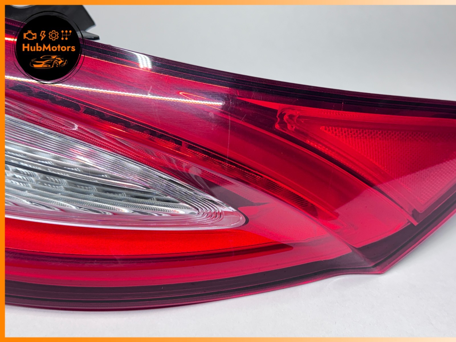 2017 - 2020 MASERATI LEVANTE REAR RIGHT SIDE OUTER TAILLIGHT TAIL LIGHT OEM
