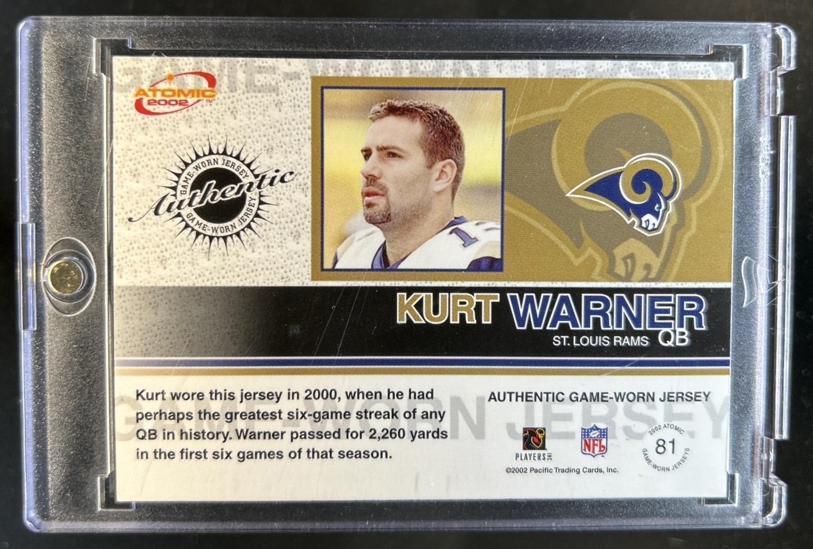 2002 Pacific Atomic Kurt Warner Gold Authentic Game Used Jersey #/25 Rams view 2