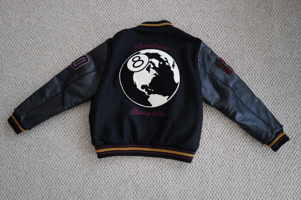 Chaqueta de cuero negra universitaria Stussy 40 aniversario IST para hombre talla XL  Foto 2 de 4