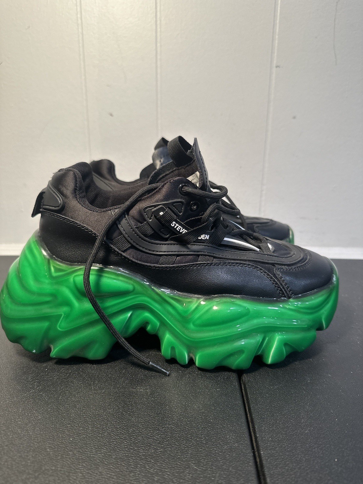 Steve Madden Revel Women's Athletic Black Green Size 7M Rare Raver EDM EDC image 6
