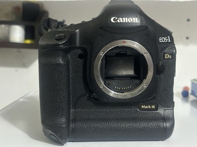 Canon EOS-1Ds Mark III Black Digital SLR Camera 21.1MP Body Only