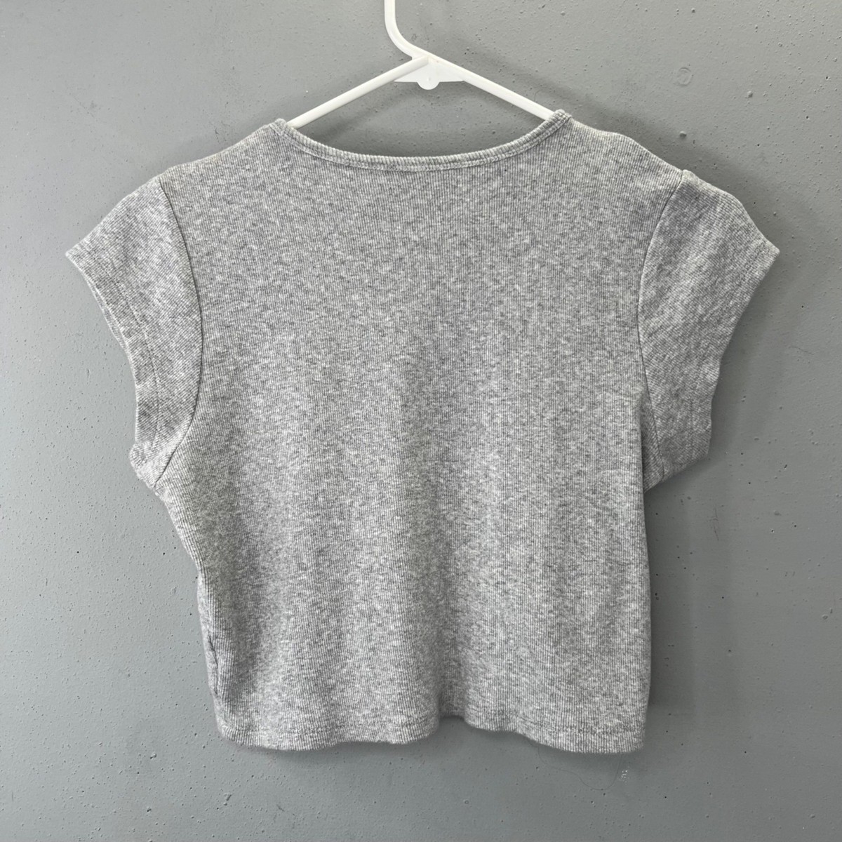 Freeze California Cropped Baby Tee T Shirt L Lace Up Gray Bear Graphic View 3