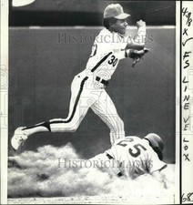 1975 Press Photo Phillies Infielder Baseball Player Dave Cash in Game
